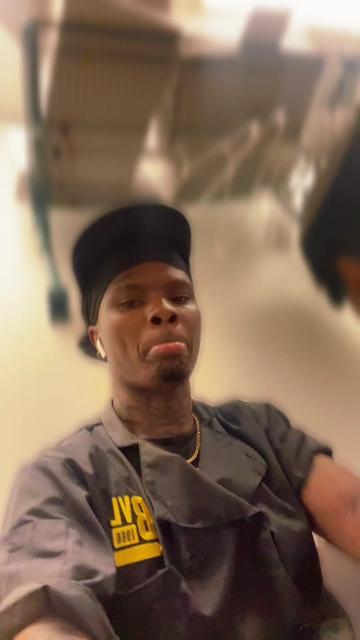 @DEE🖤🐐