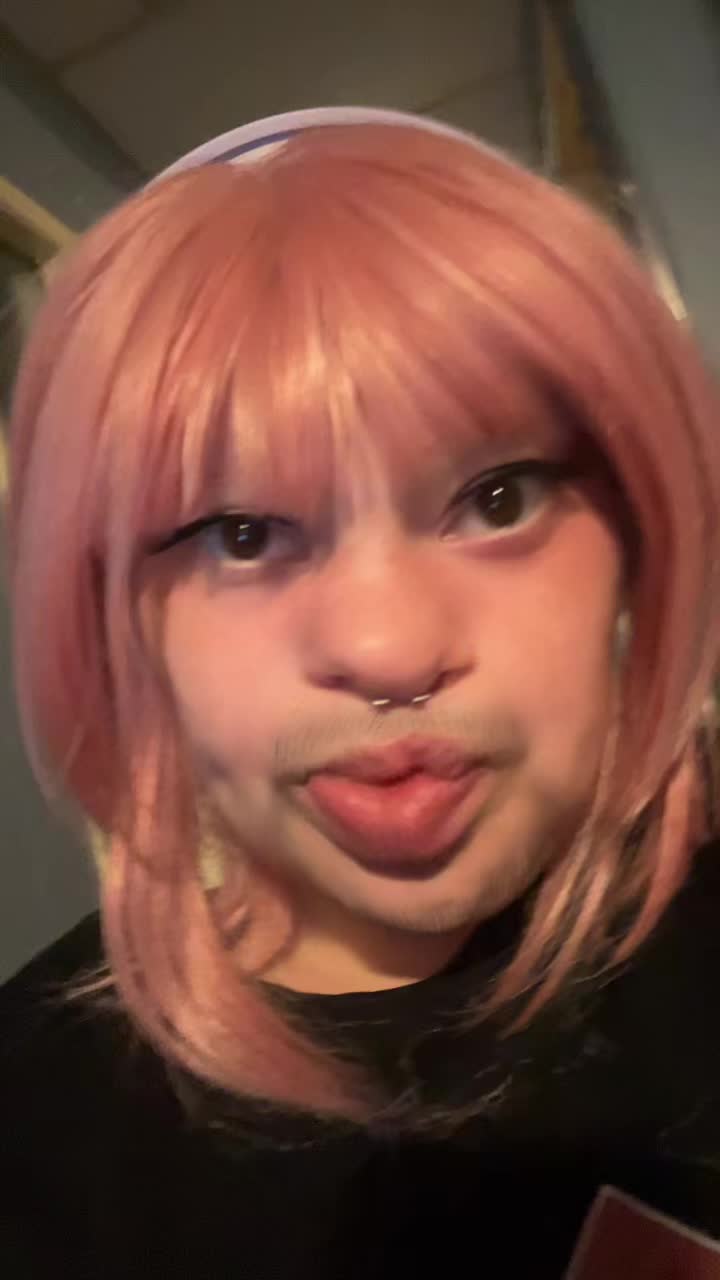 @Professional Canadian Egirl💕