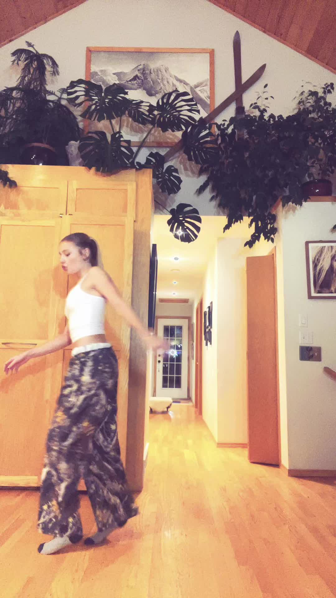 @bella