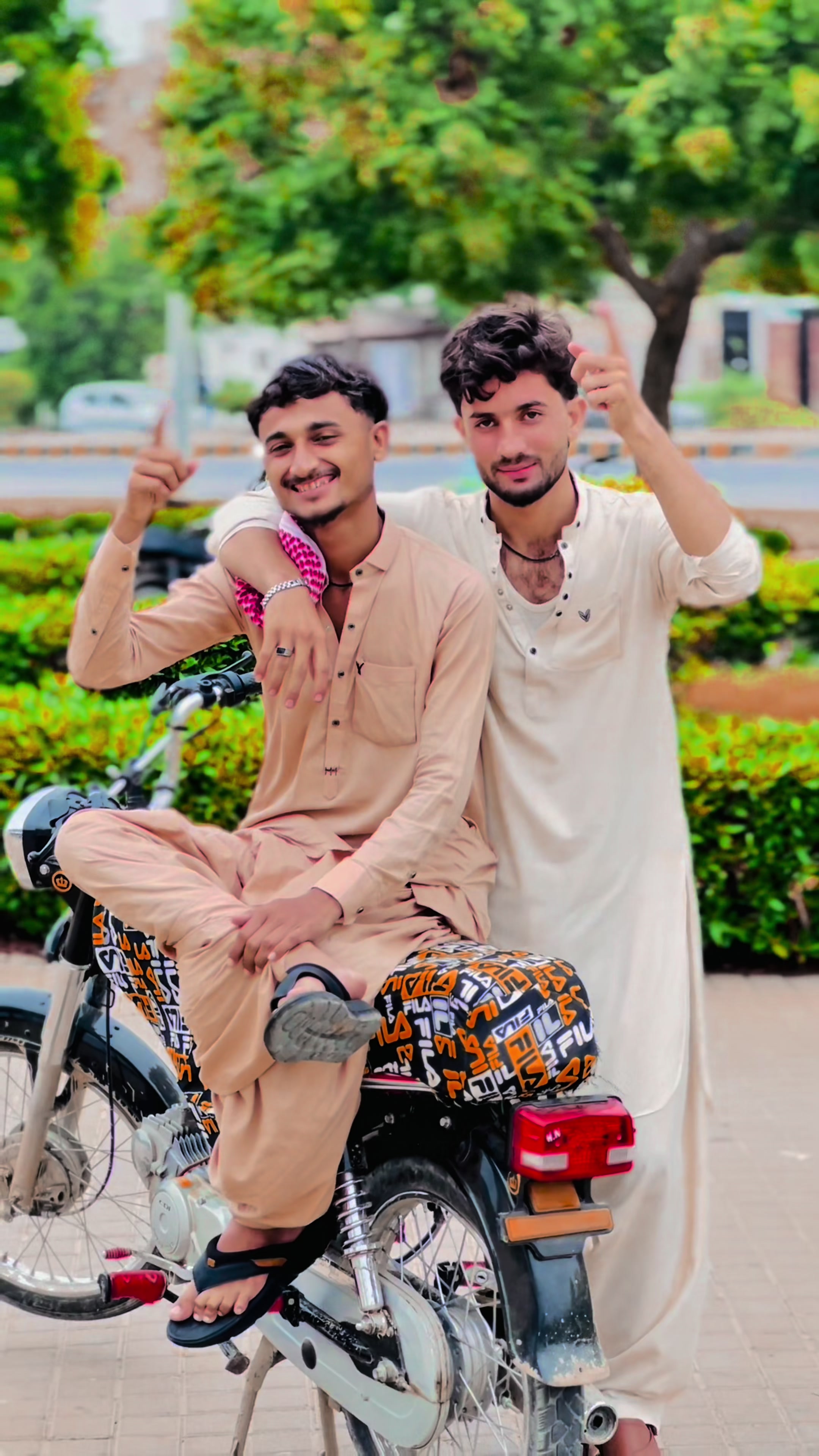 @iTs____YaسiR🦋