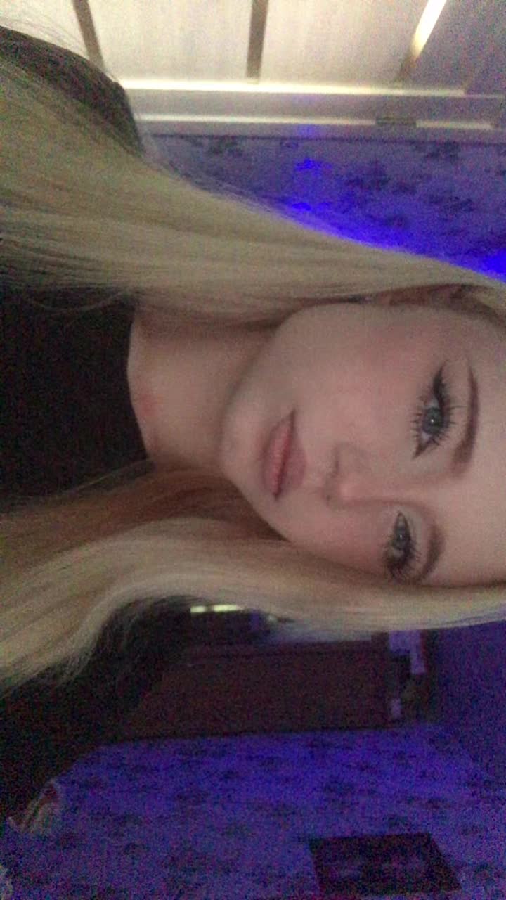 @аняяя