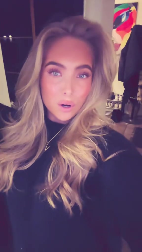 @𝐄𝐥𝐥𝐢𝐬𝐚 𝐕𝐚𝐥𝐠𝐫𝐞𝐧 🥂