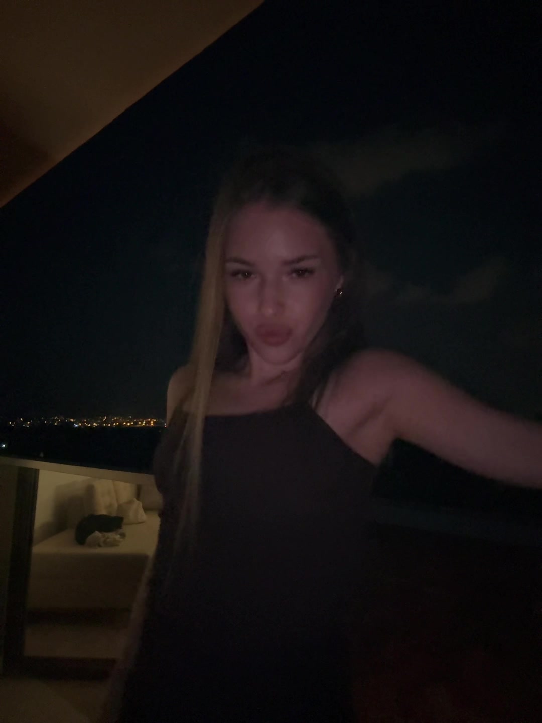 @мила
