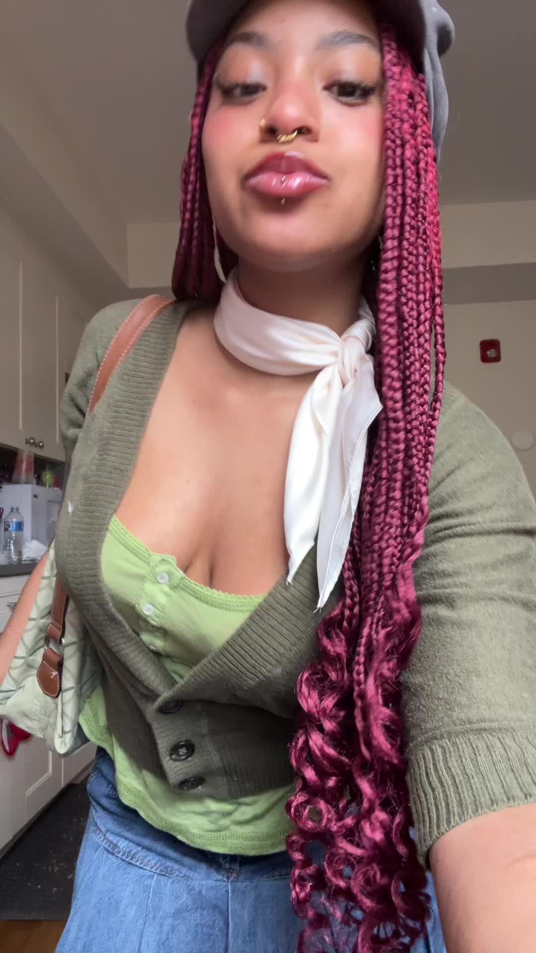 @Leenailzzz