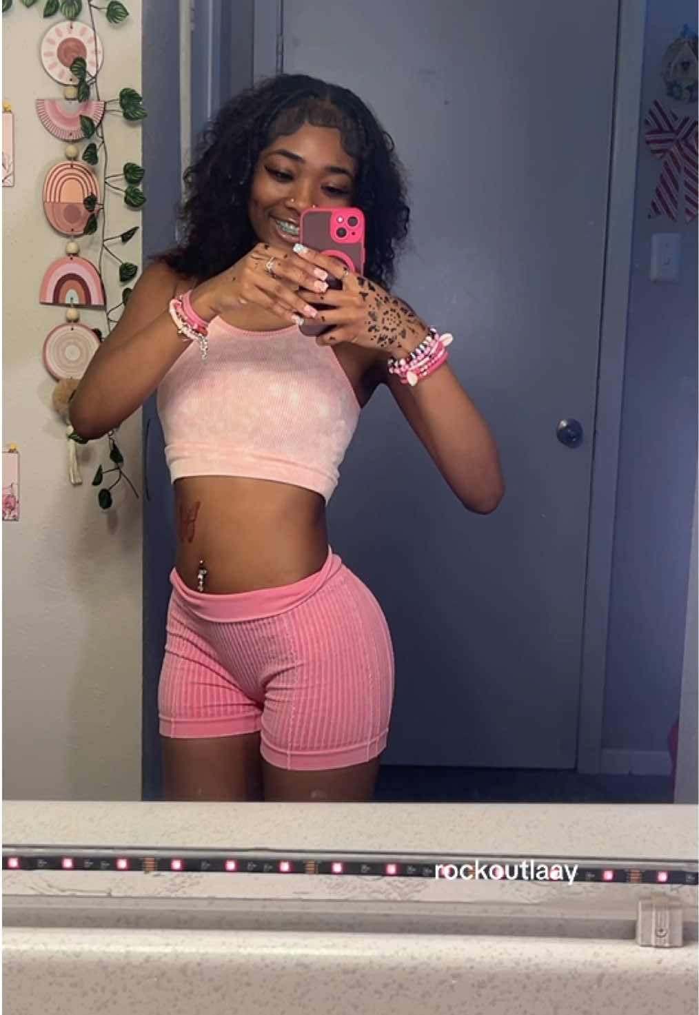 @rockoutlaay