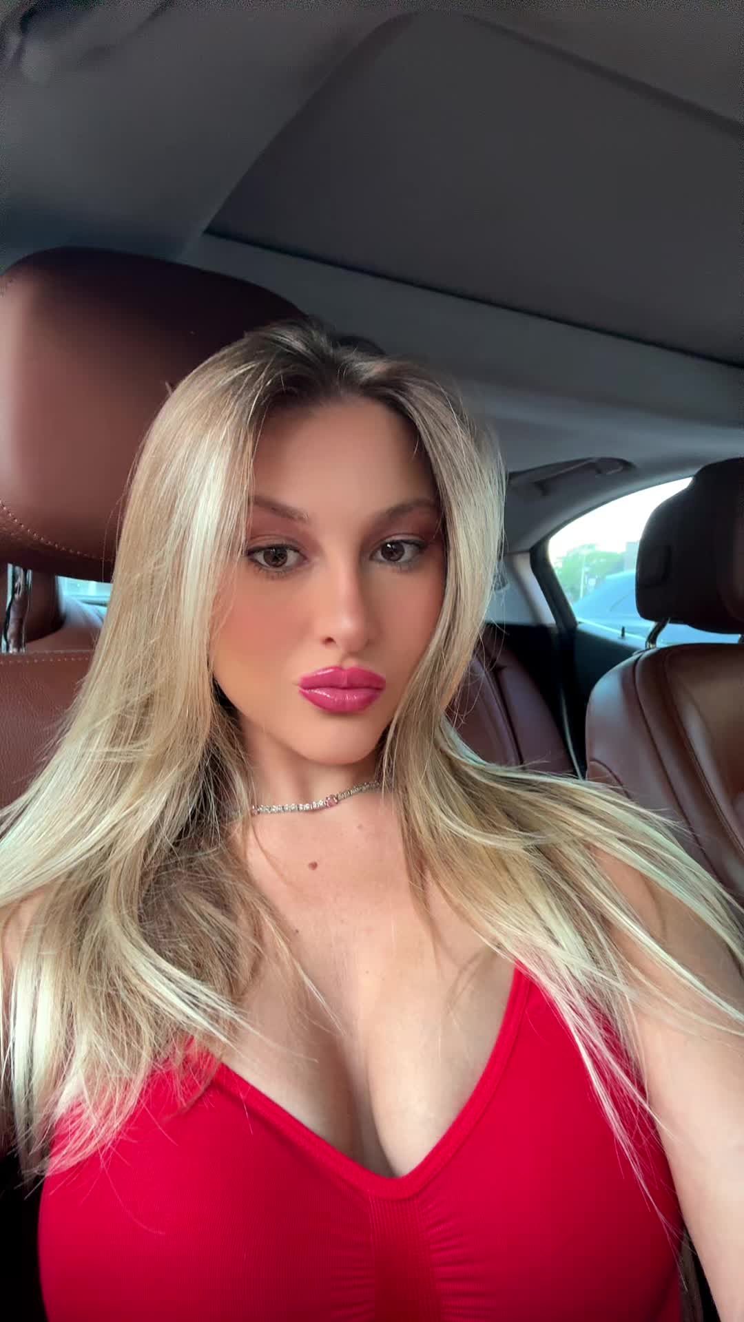 @Olivia Anzivine