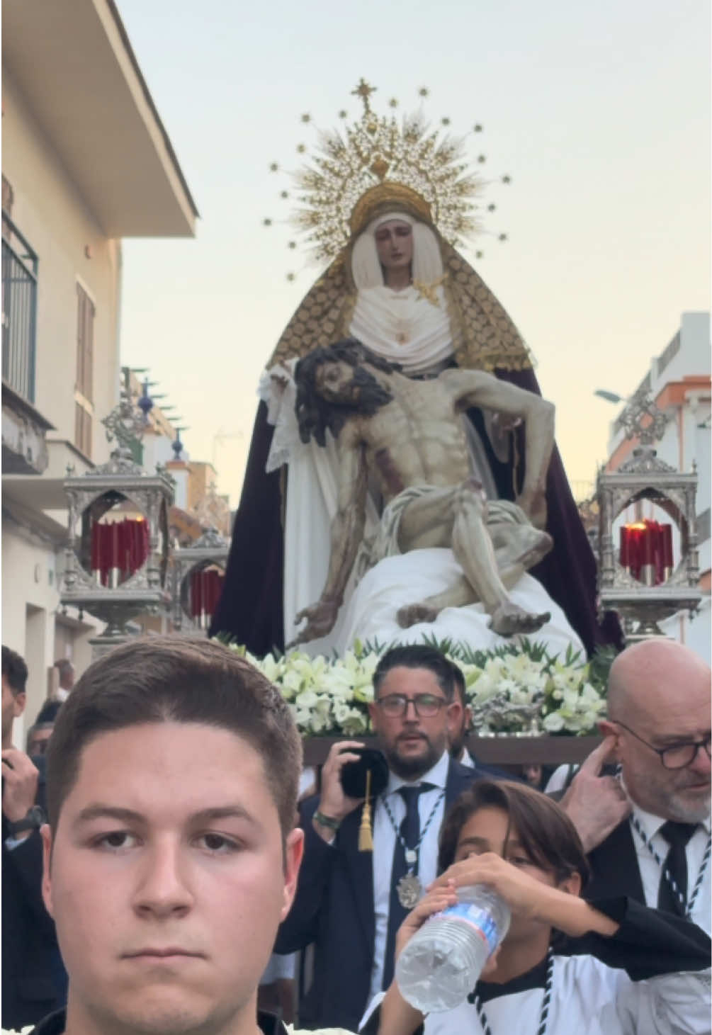 @con1toquecofrade