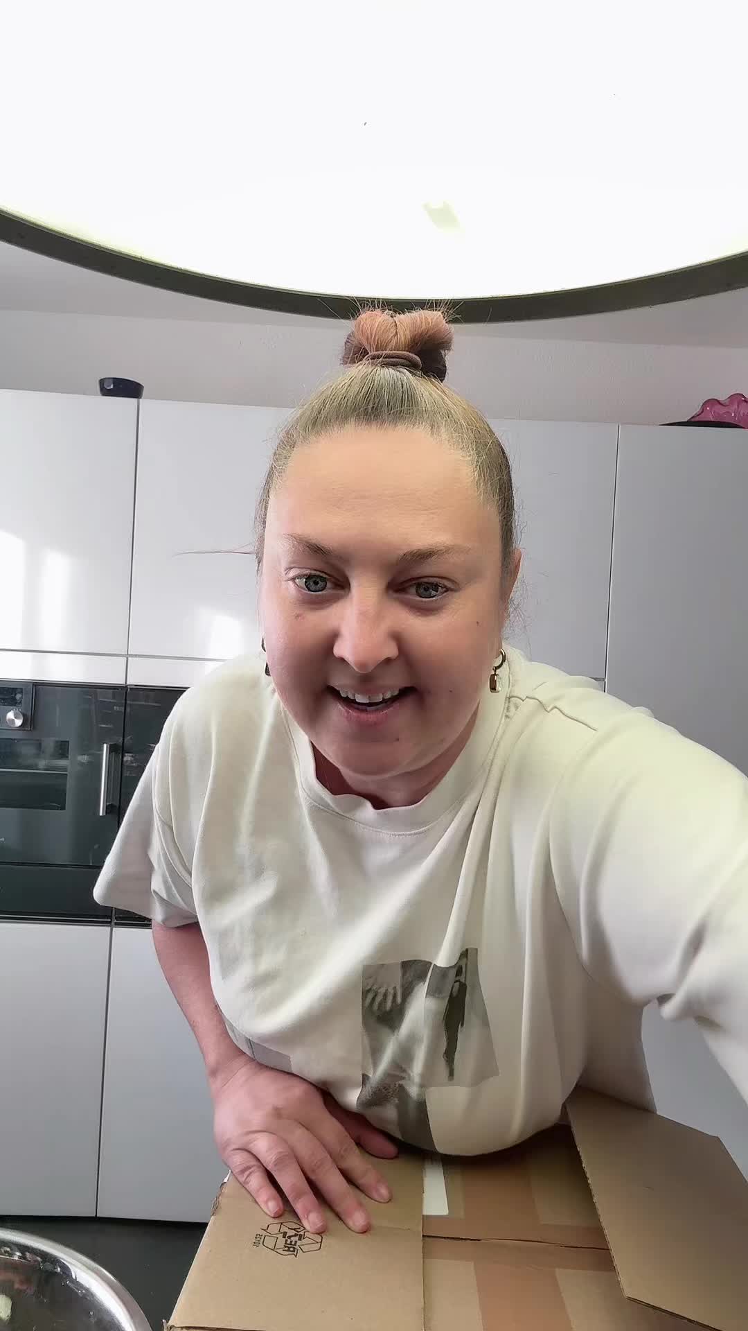 @Lanya Aliens 43J 🥰