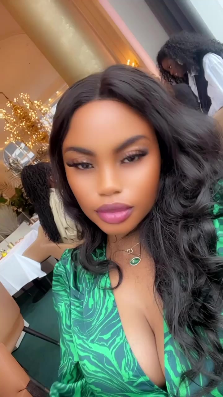 @QueenPam (skin&hair)