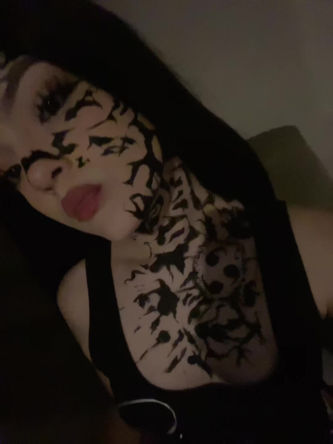 @♱