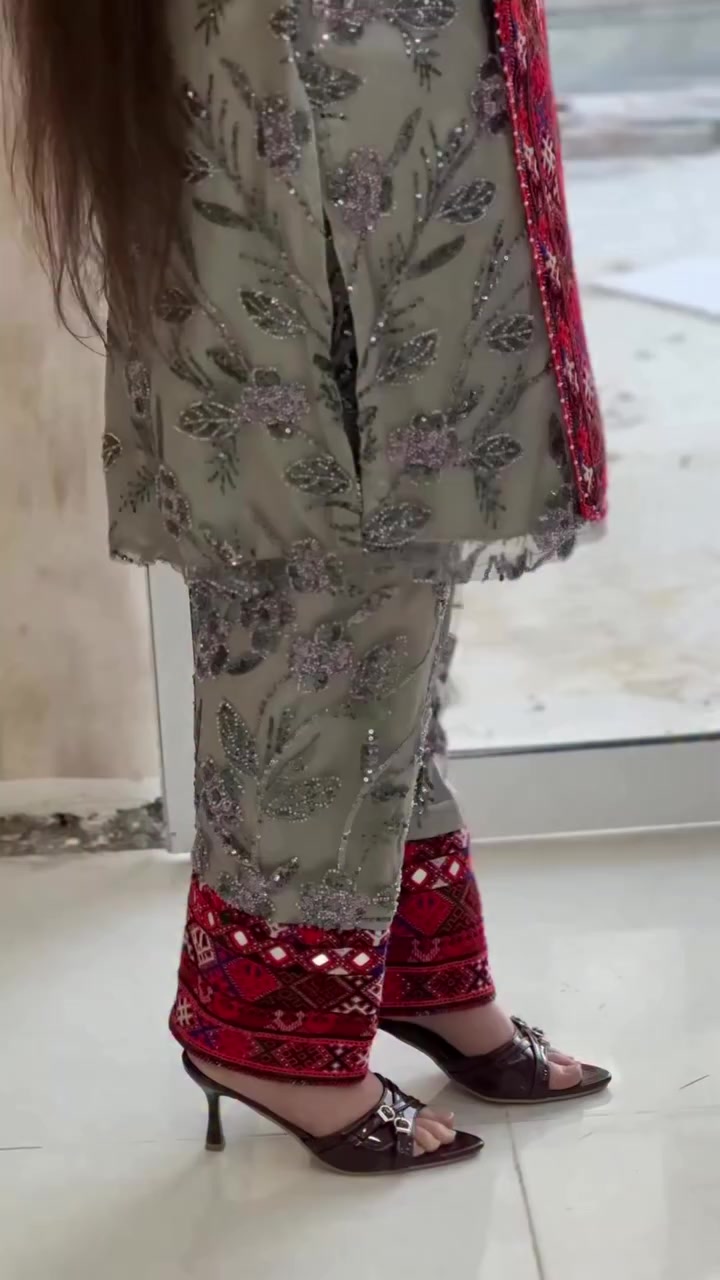 @🦋⃟⃟ ͥ ͣ ͫ نازش ماشکیلی👰࿐