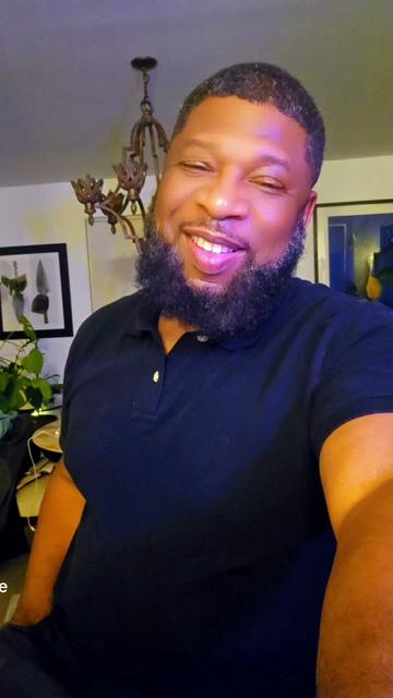 @Sirloveintheroom*