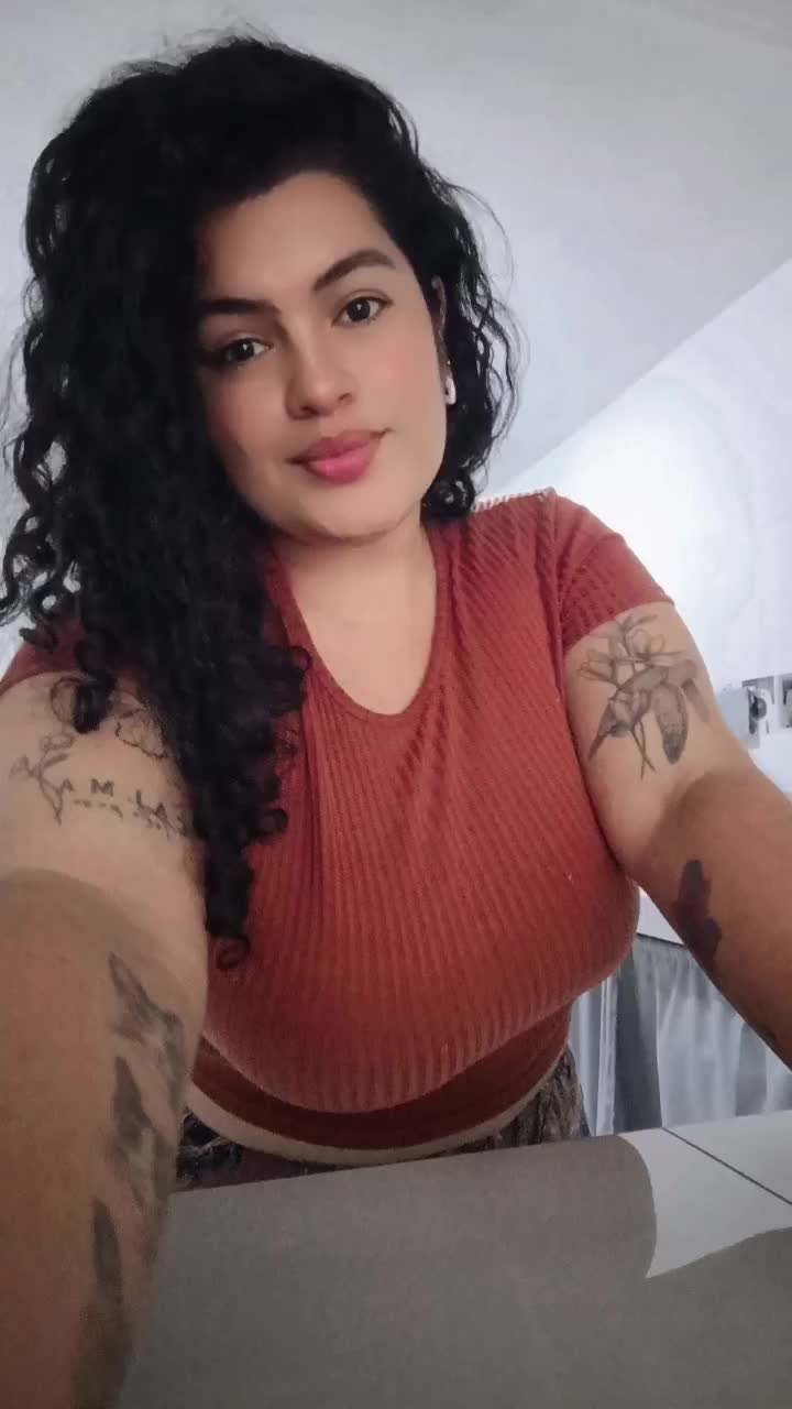 @Anyi Chaves 💜💄💋🇨🇴