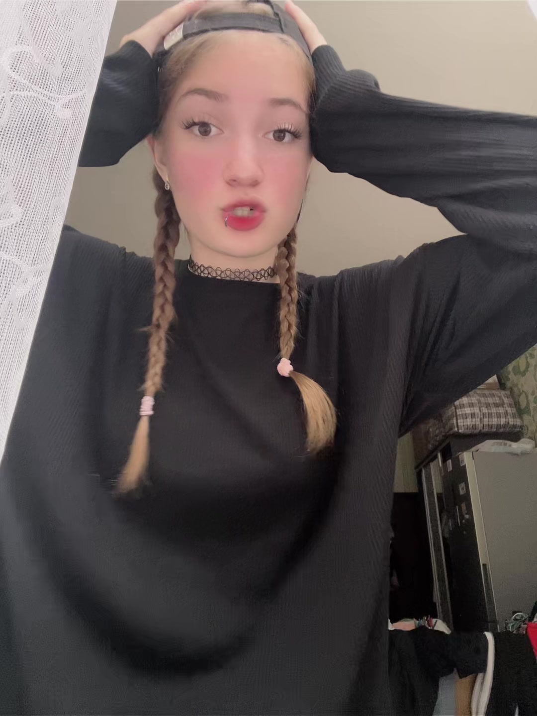 @риша🧛🏻♀️🖤