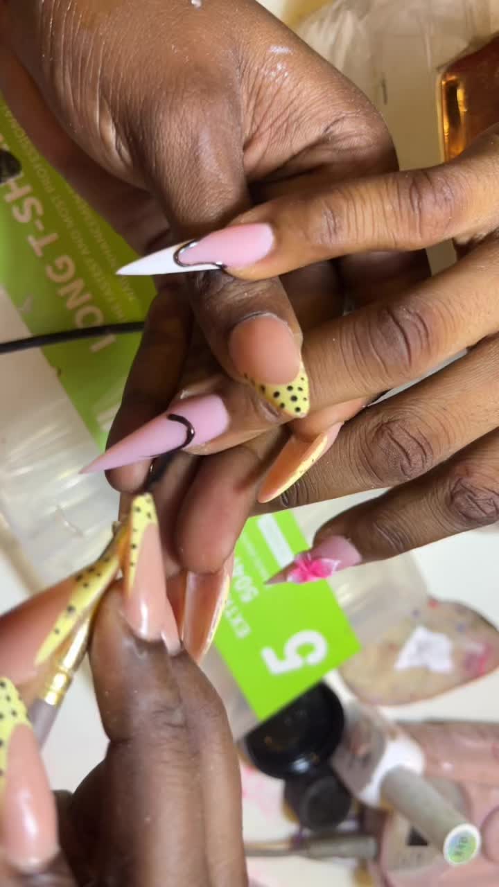 @NAIL/LASH TECH IN BENIN(UGBOR)