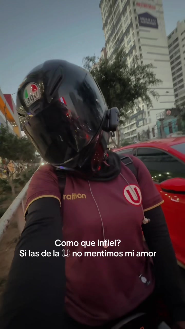 @Cɪɴᴛʜʏᴀ Lᴇóɴ🏍️