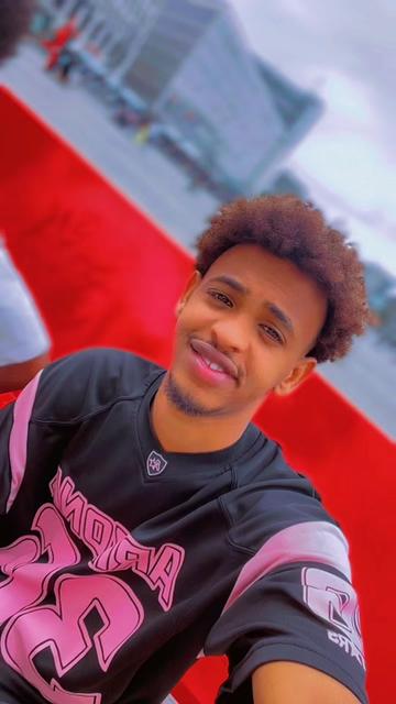 @Emraan🇸🇴🇩🇪