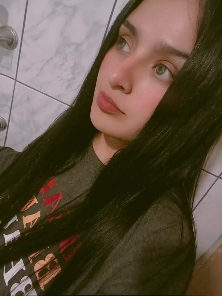 @Nic🙈💜