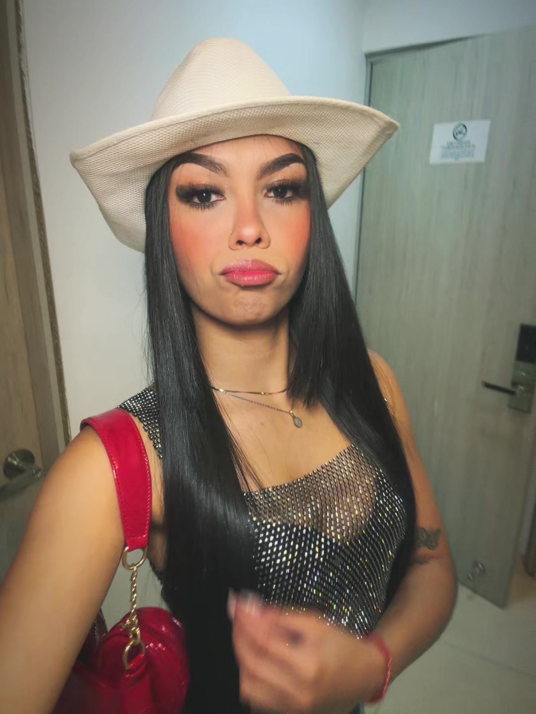 @𝐯𝐚𝐧𝐞