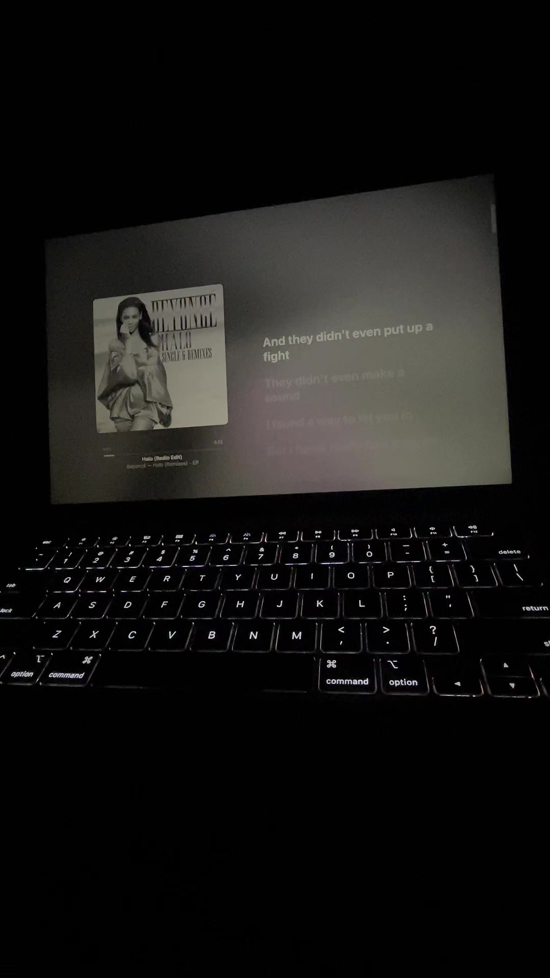 @🎧