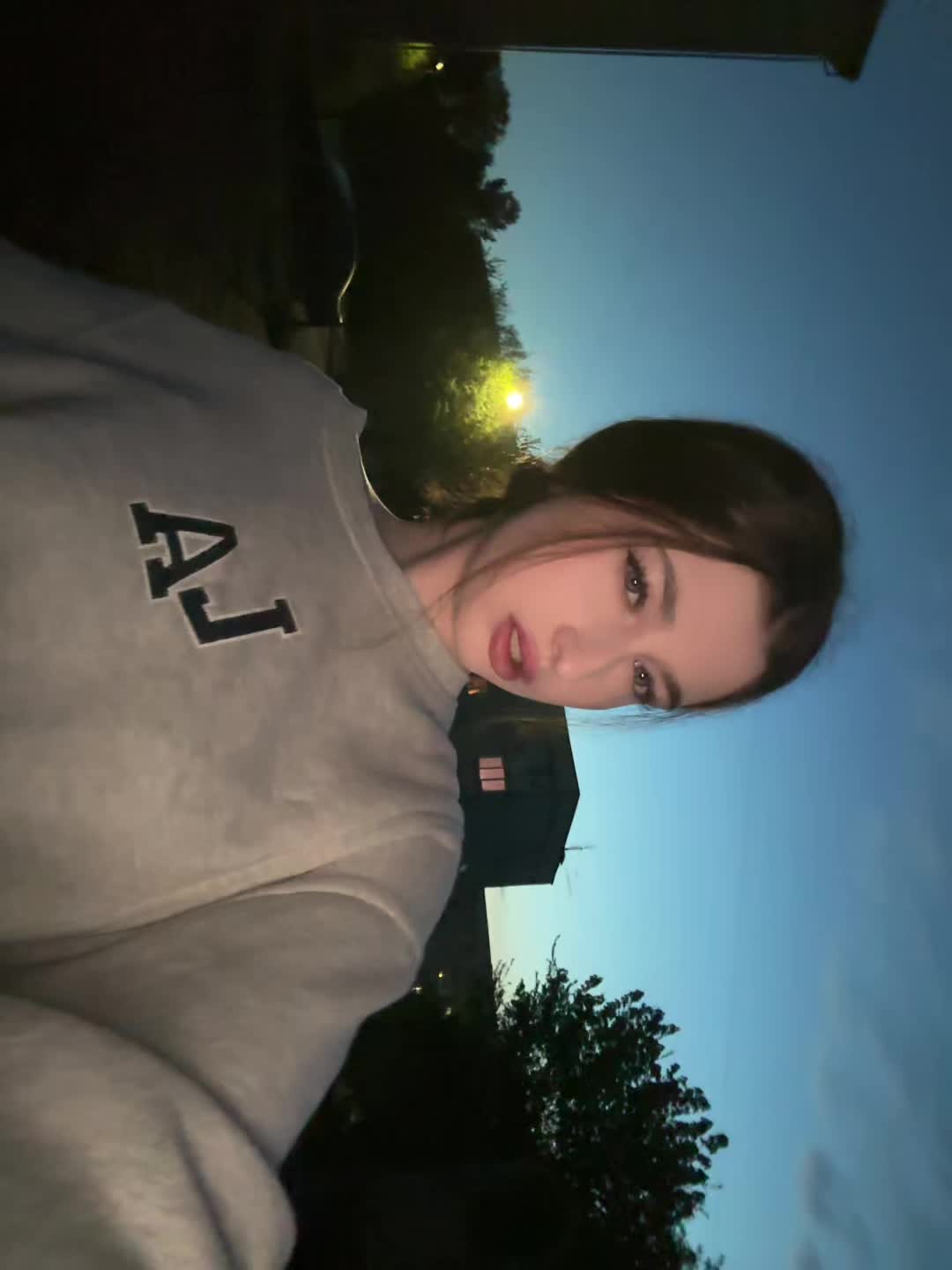 @skatril