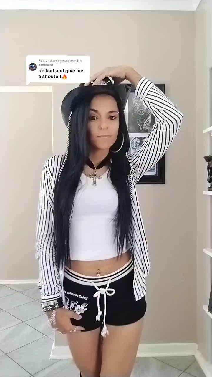 @Jamie 🩷🖤
