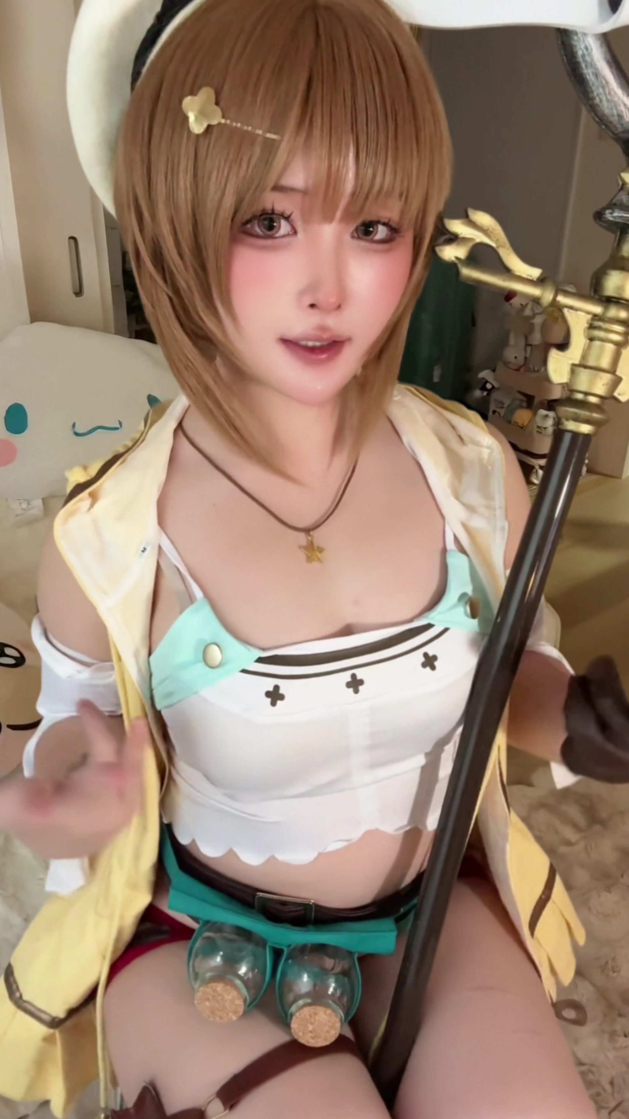 @かなで