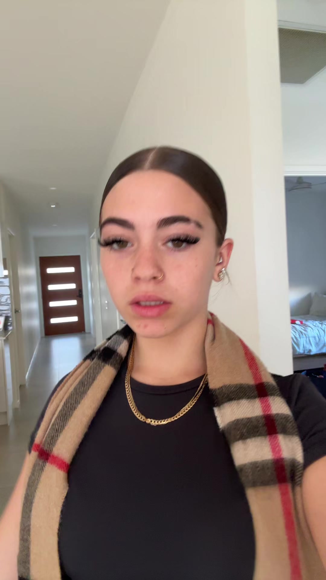 @️