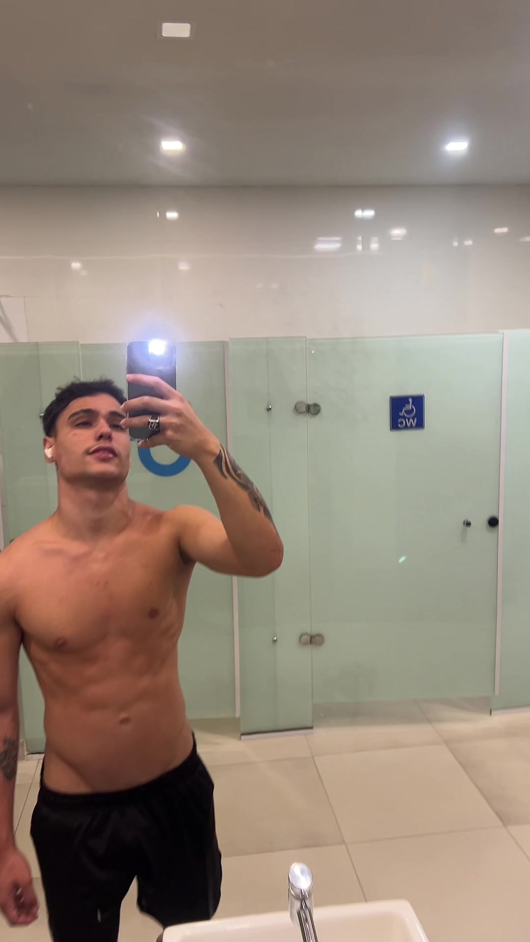 @vitinsants9