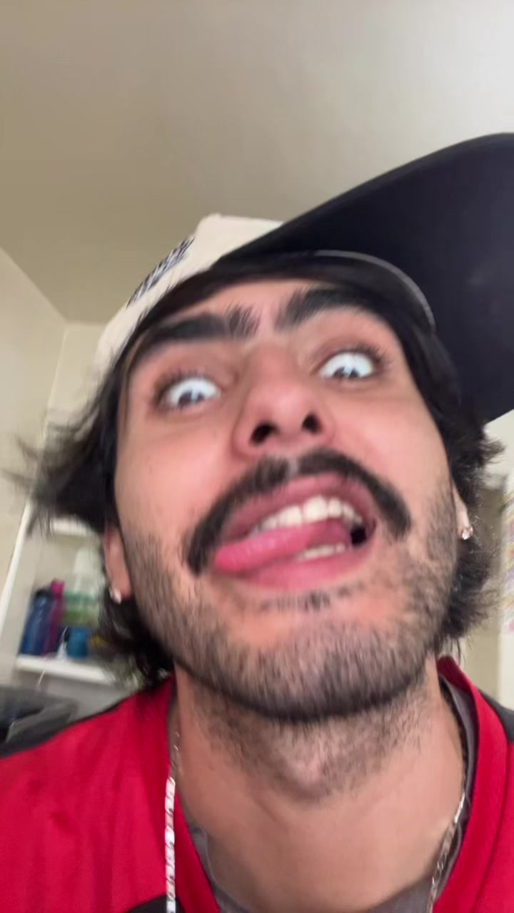 @GabHerz