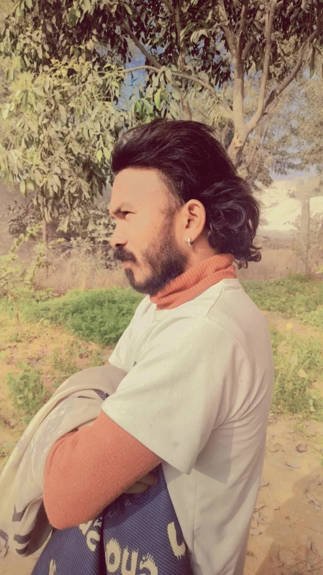 @Mr... सार्की 😔❤️❤️