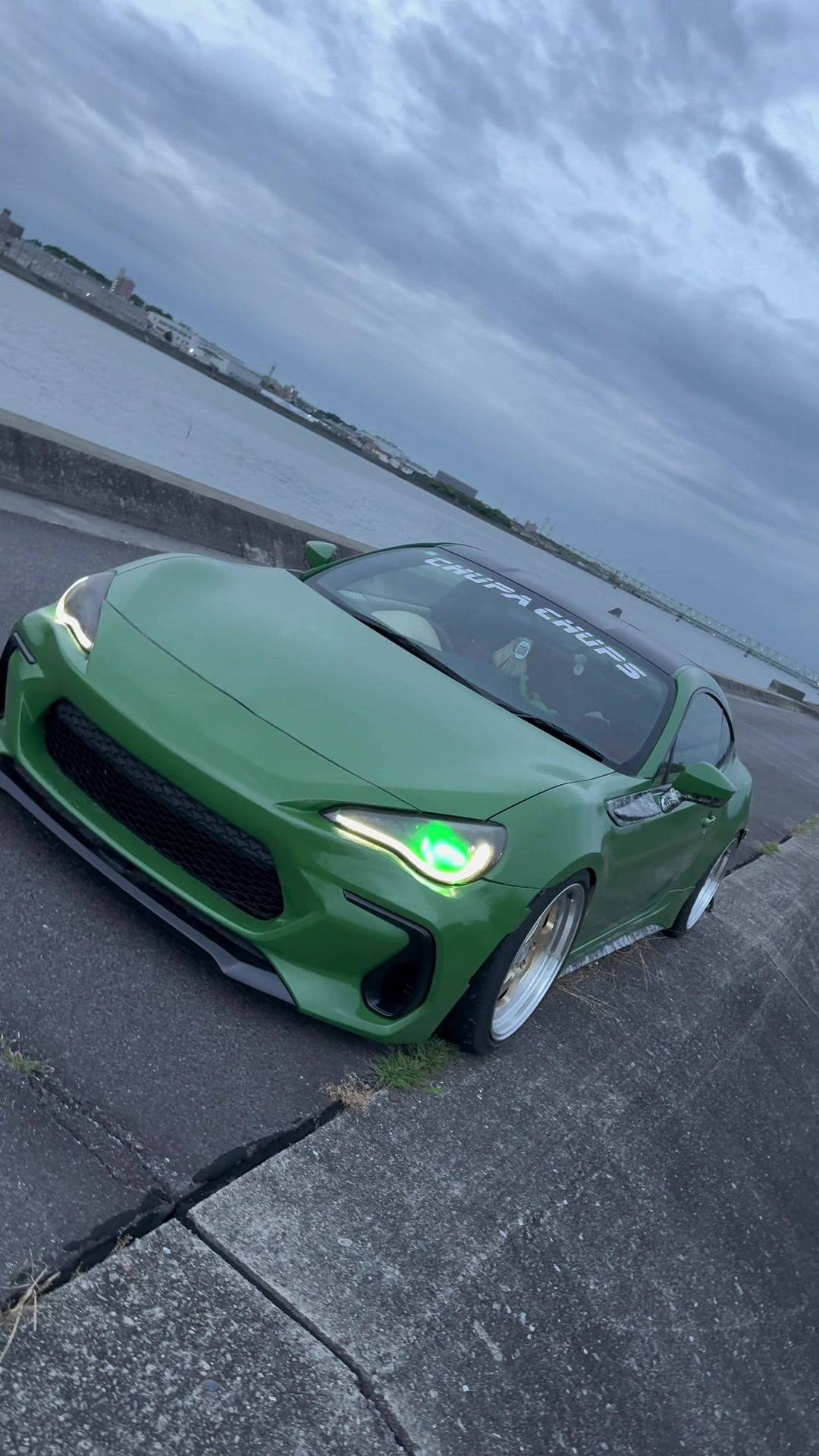 @ゆーらい