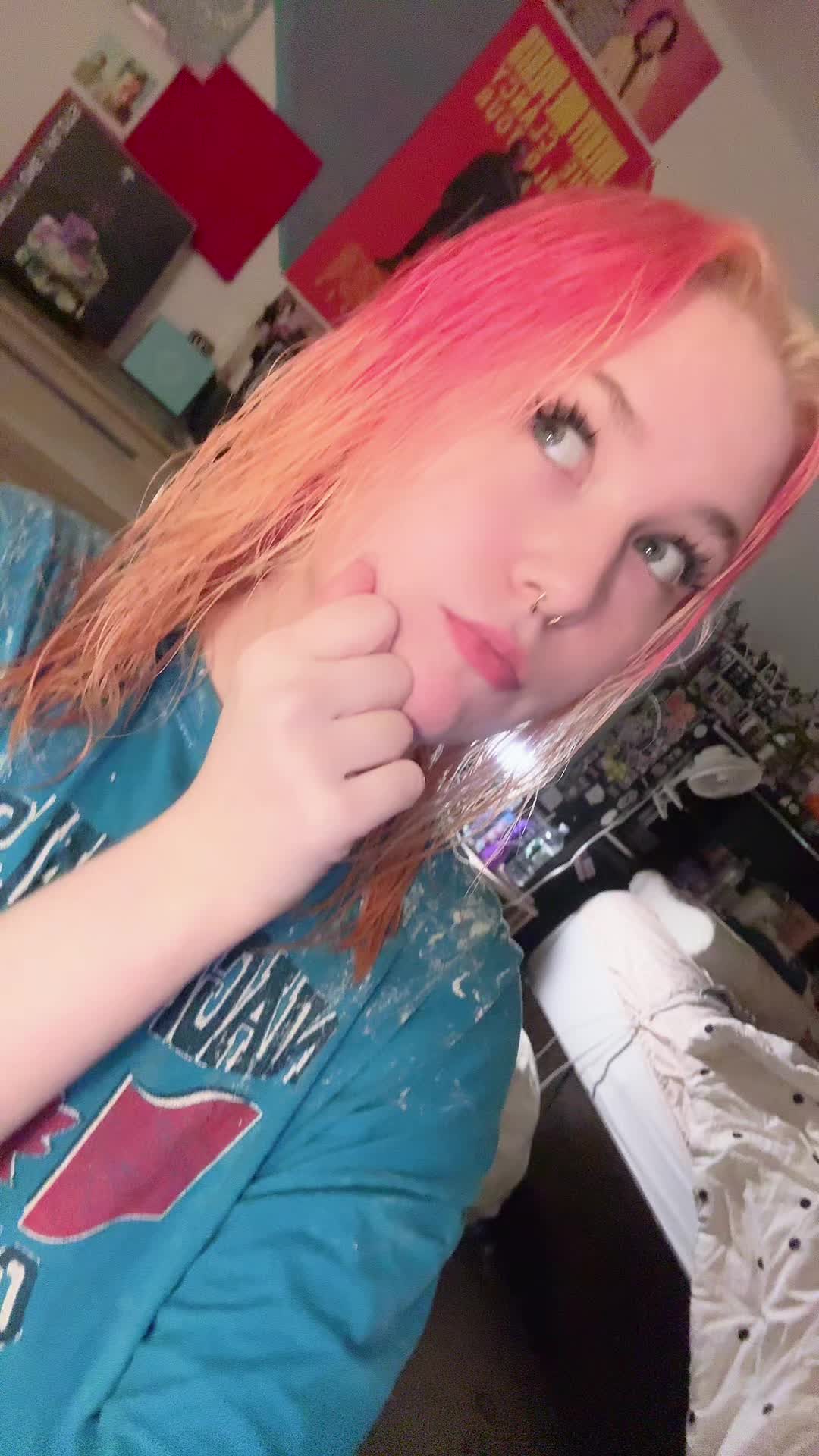 @Kaitlynn |-/