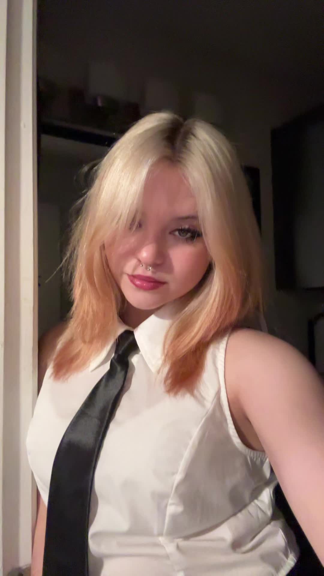 @:3