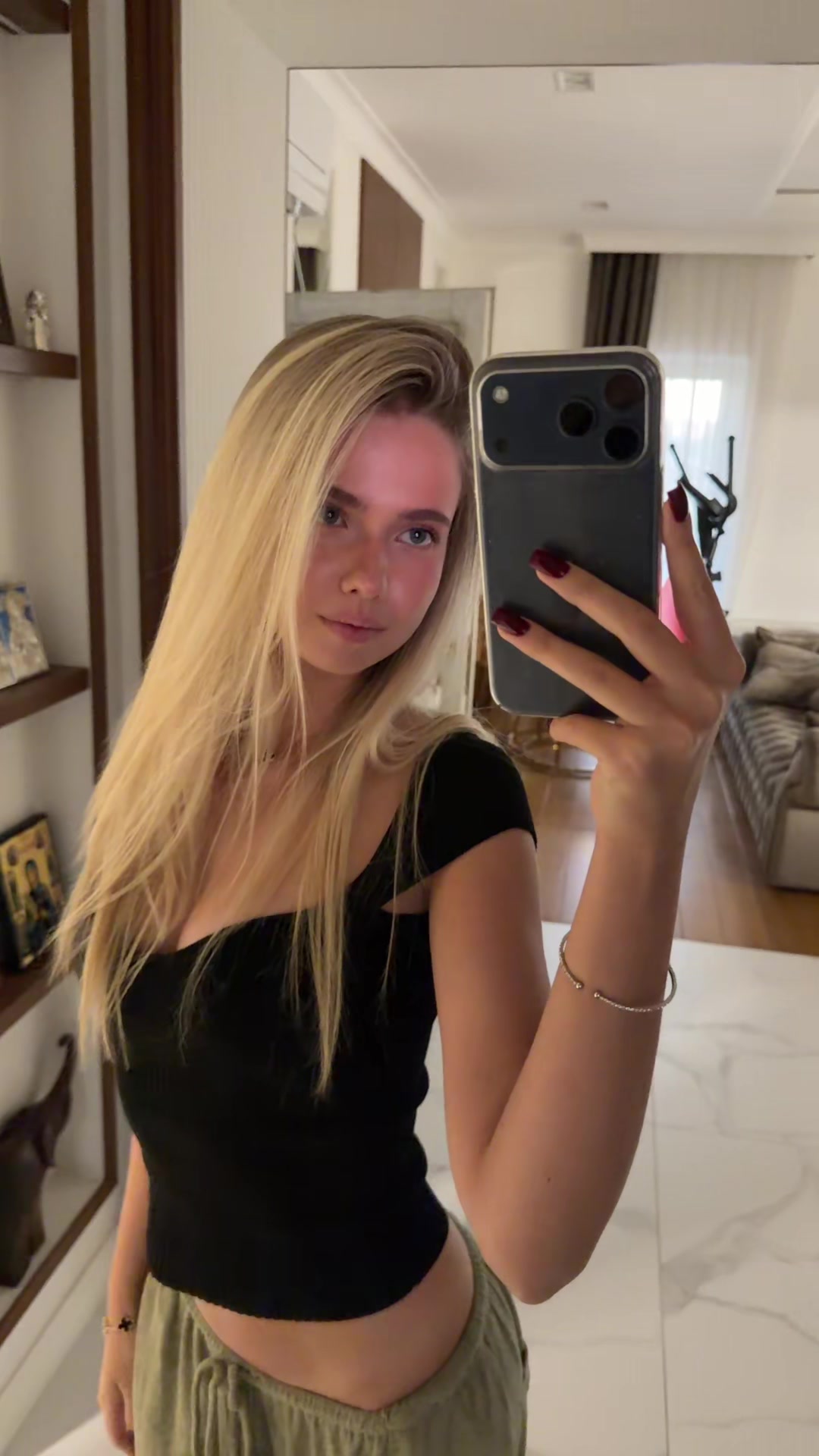 @vimollly