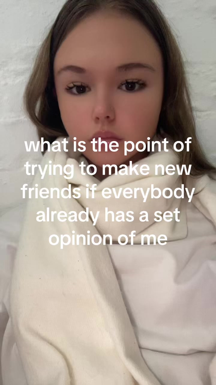 @𝒁𝒐𝒆 𝑴𝒂𝒍𝒂𝒏