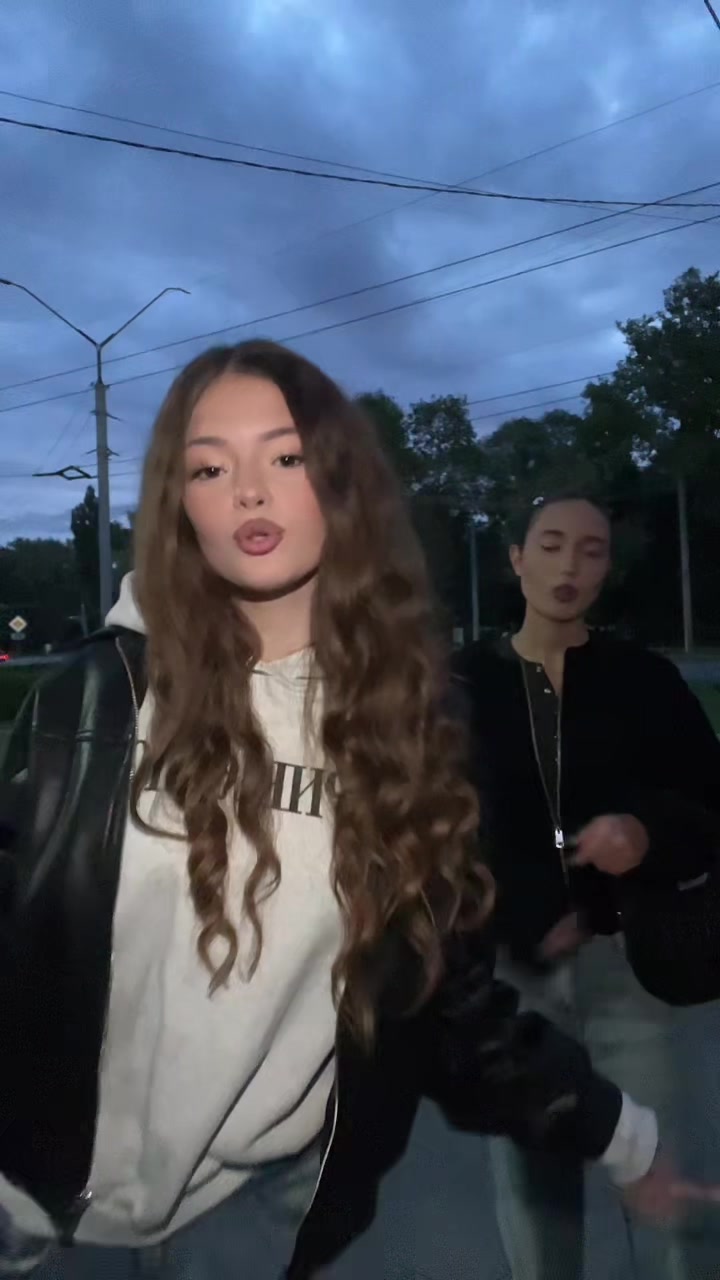@Искра