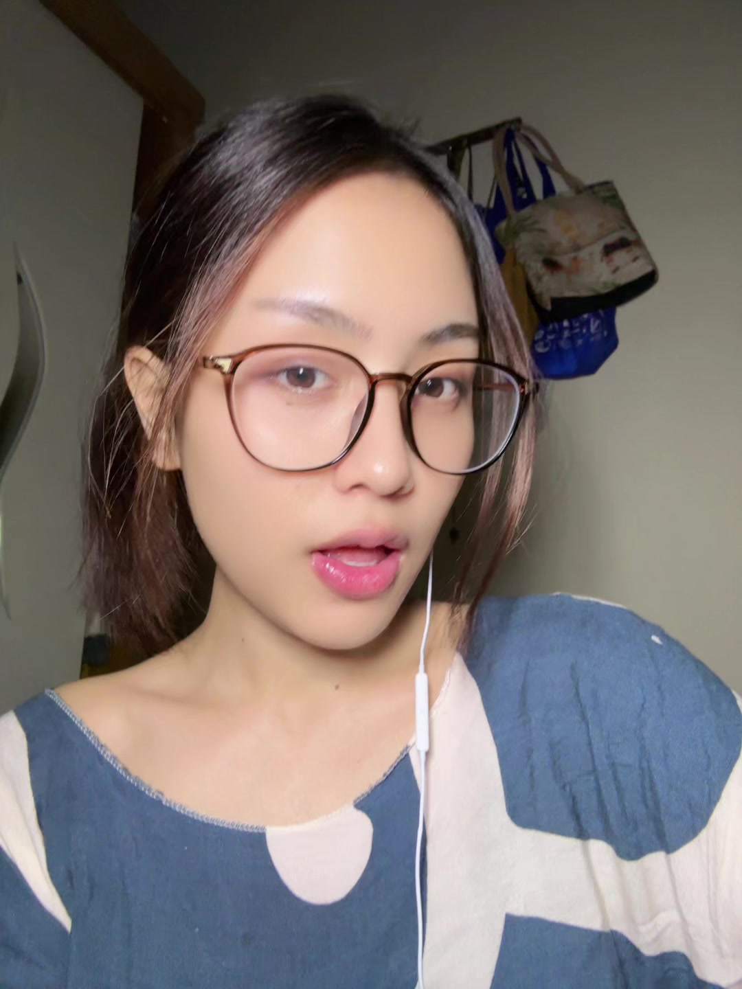 @Hi, ini vani