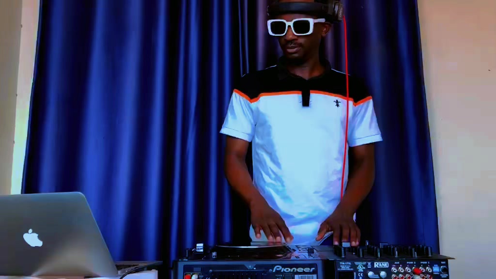 @DJ LEON UG