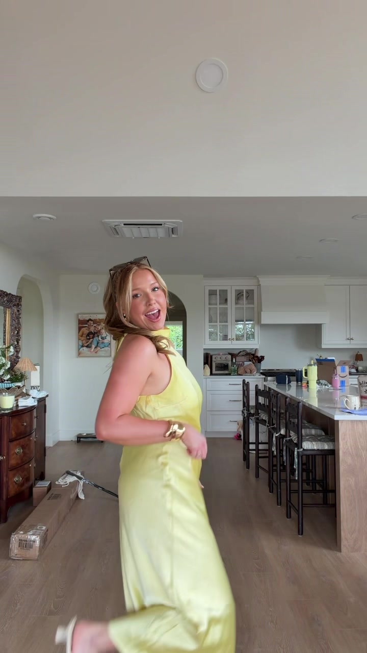 @Lauren | motherhood + style