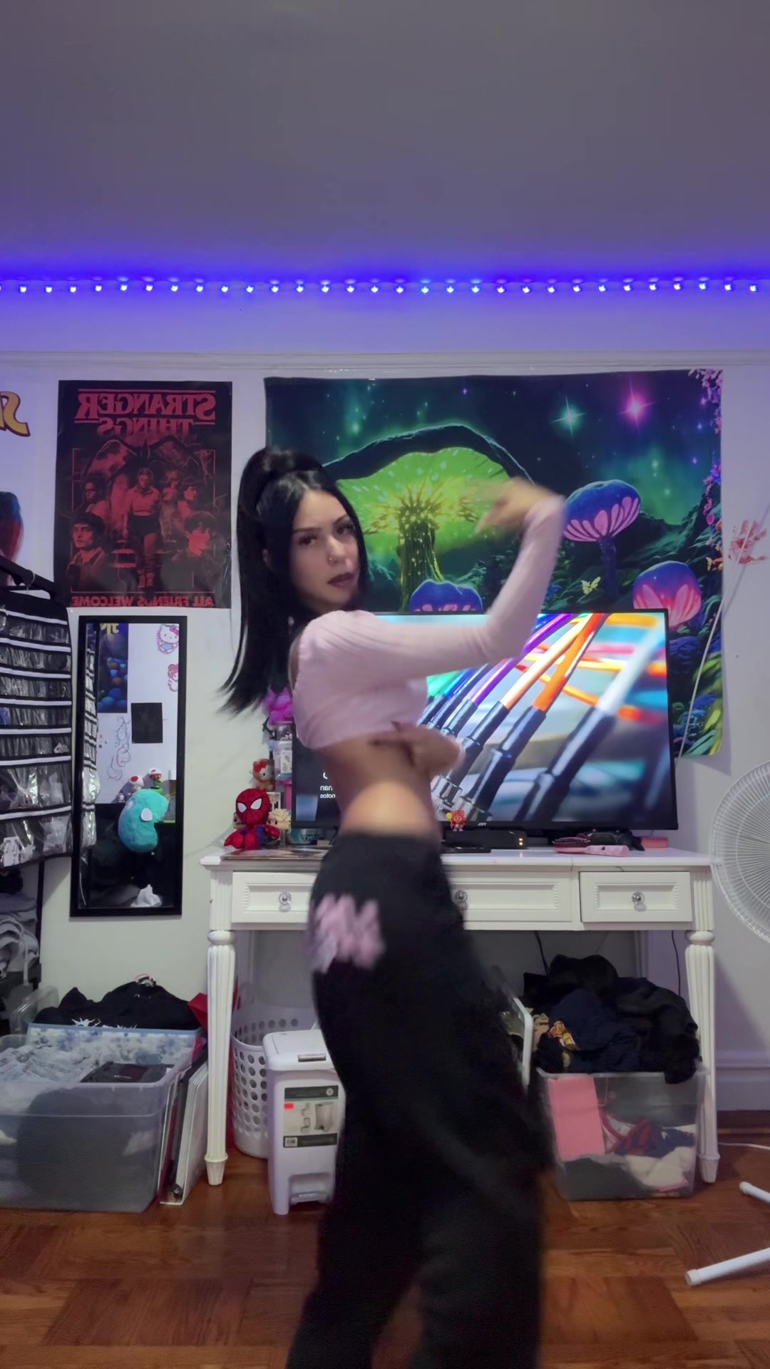 @qh0st1n