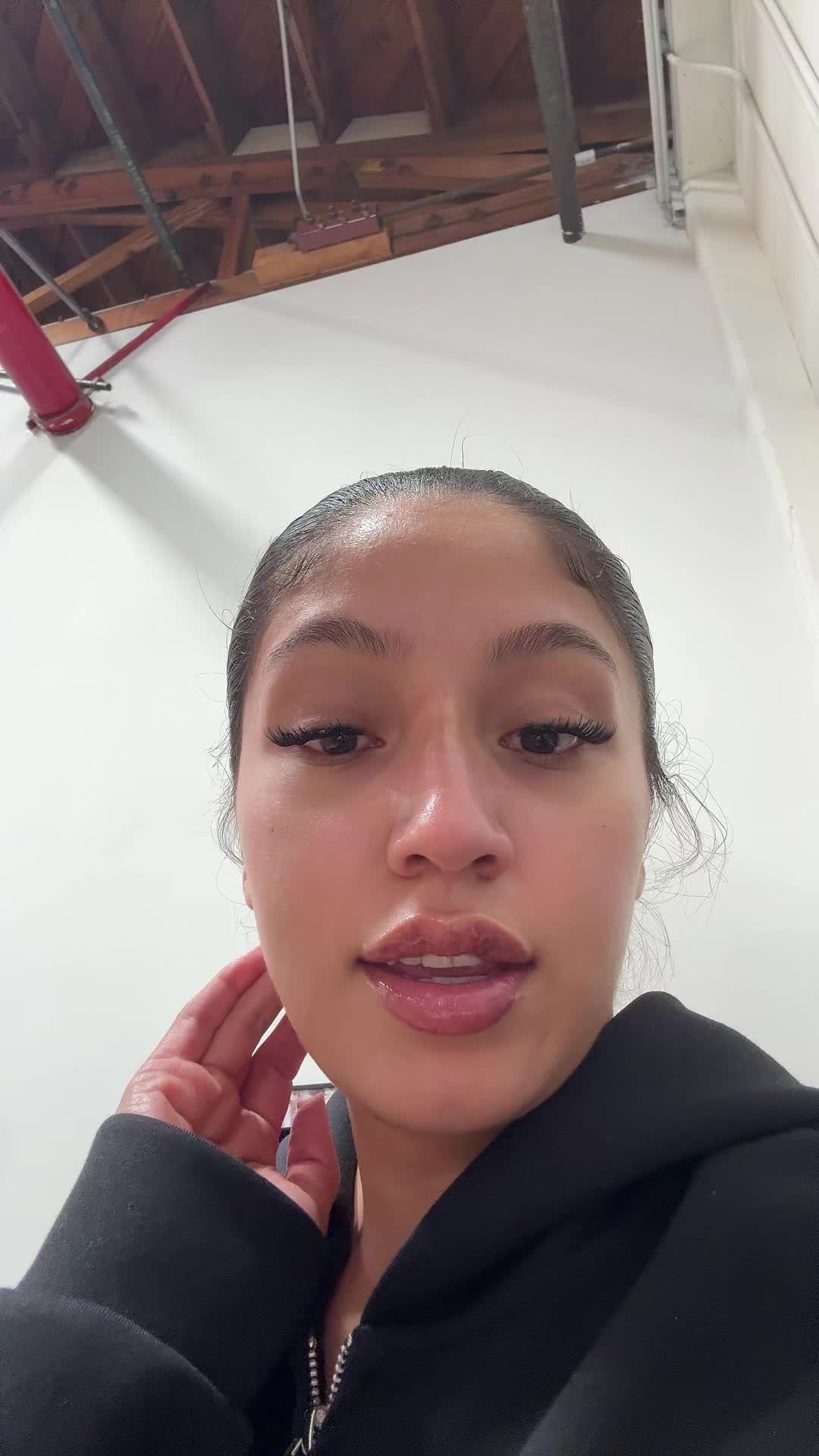 @Lala