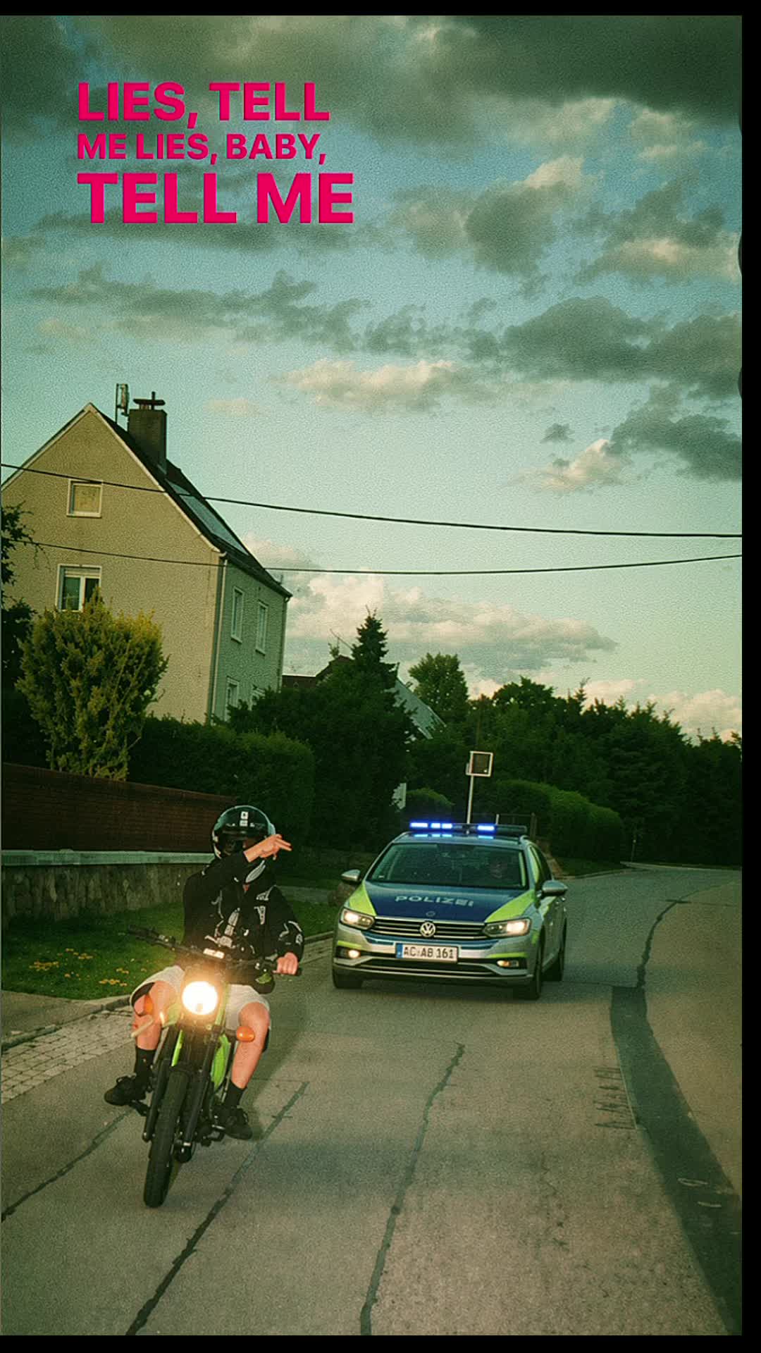 @henry.2stroke&sup1;⁶&sup1;