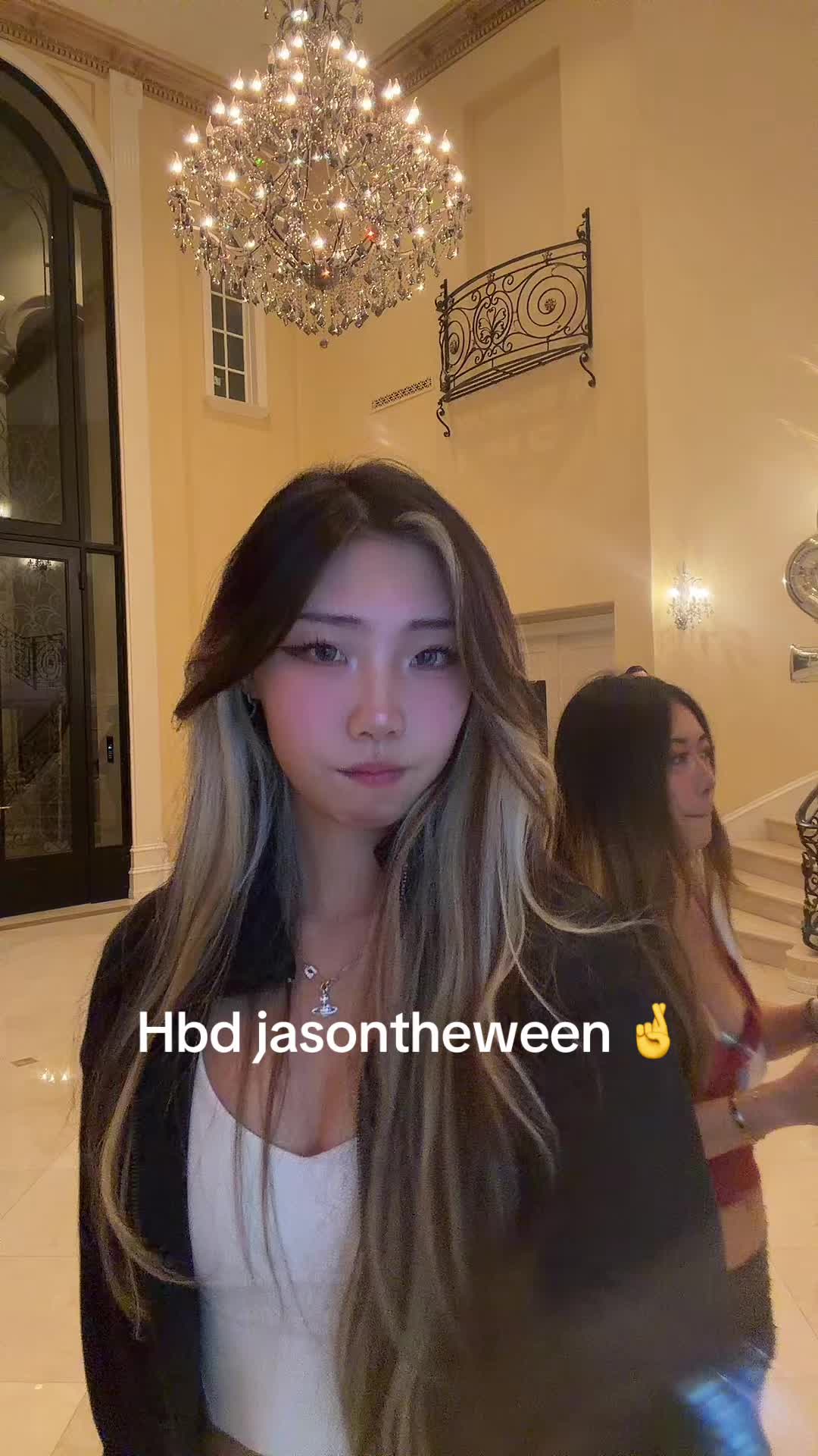 @adri_323_