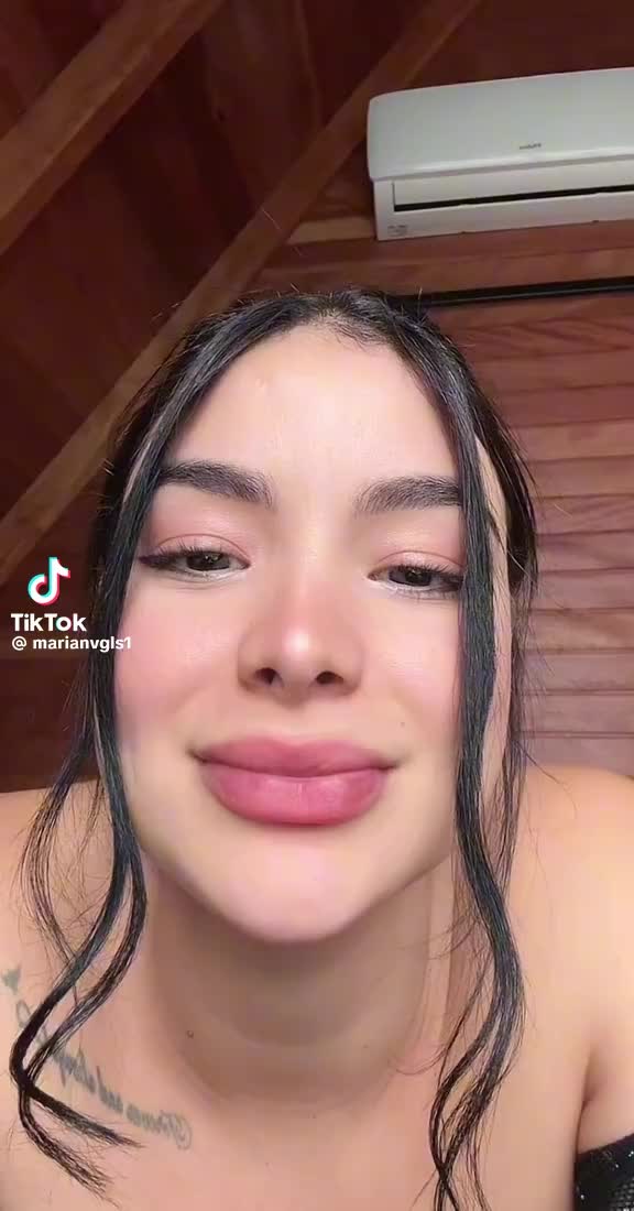 @Mariangl1