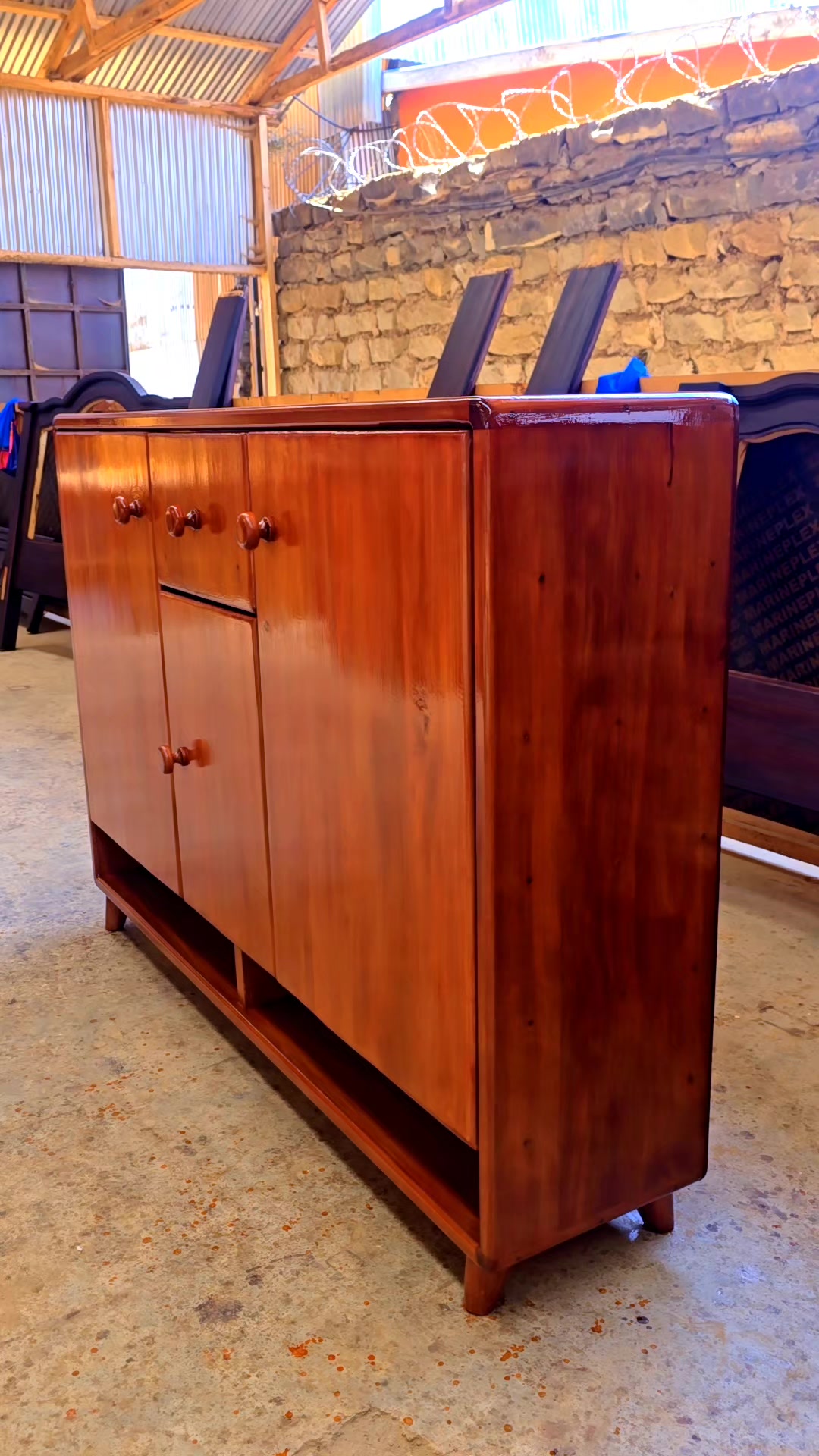 @ZOOM CLASSIC FURNITURE LTD