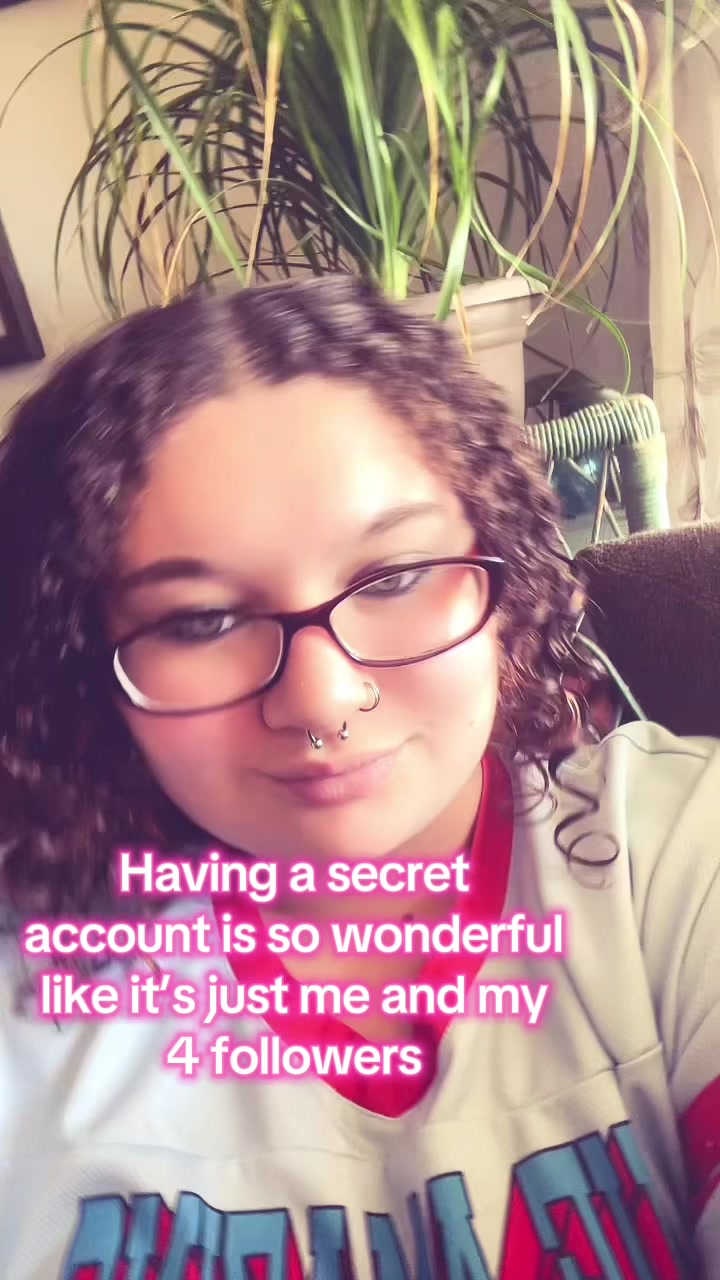 @secret_serra