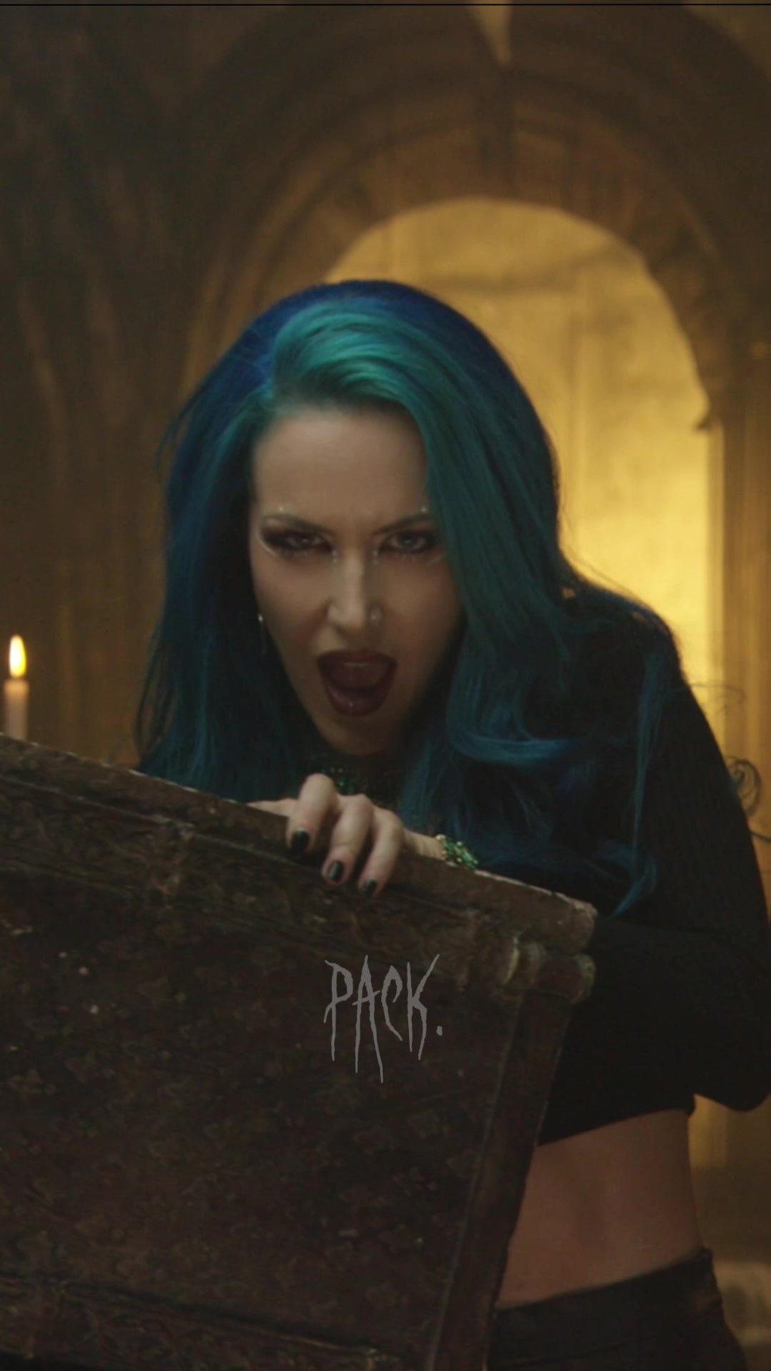 @Alissa White-Gluz