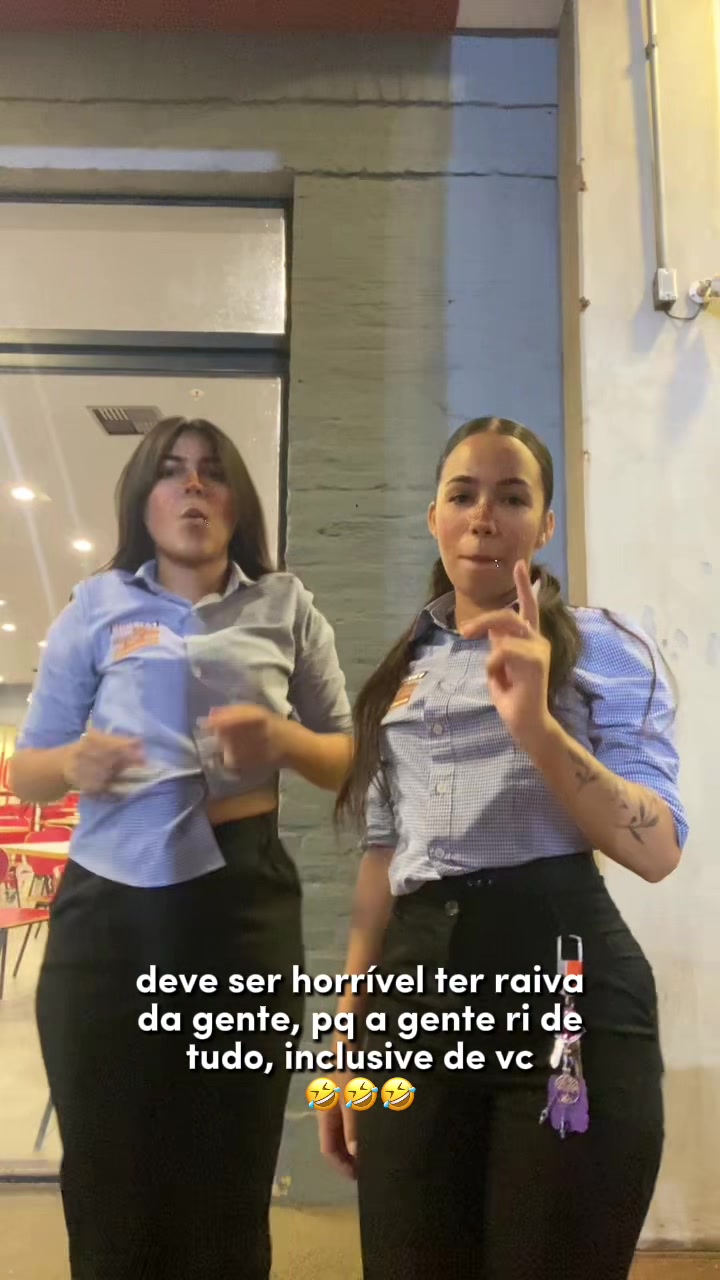 @Vittórya Campos