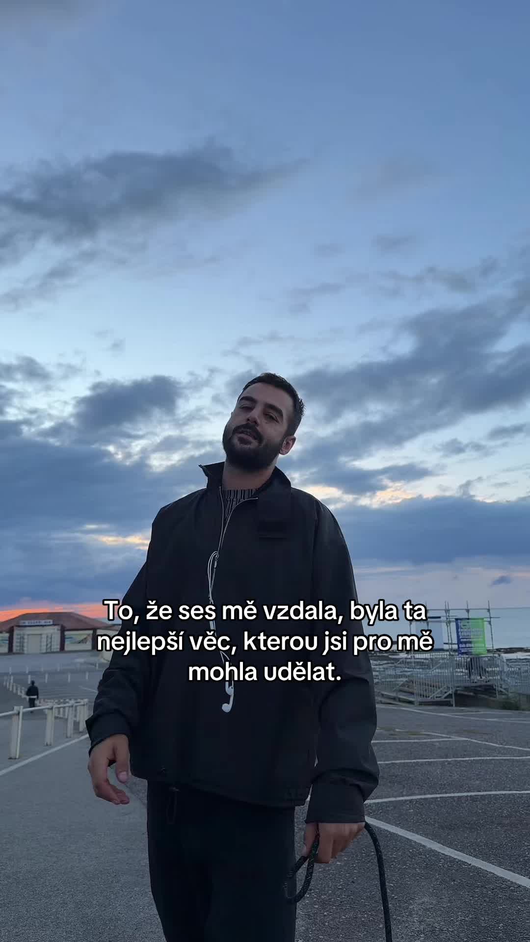 @ꓘB